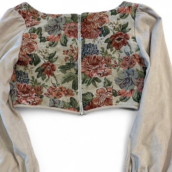 Cider Embroidered Floral Crop Top with Ling Sleeves and Zip Back Detail, XL - Picture 4 of 7